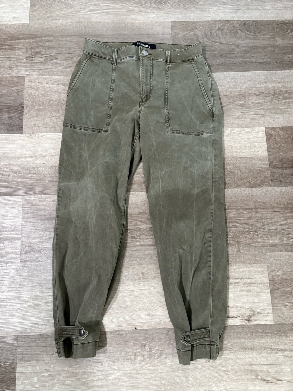 Express Women’s size 6 Olive Green Casual Utility Pants